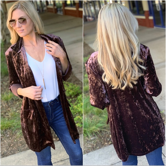 ✨LAST ONE✨Oversized Dark Brown Velvet Blazer - Picture 2 of 3